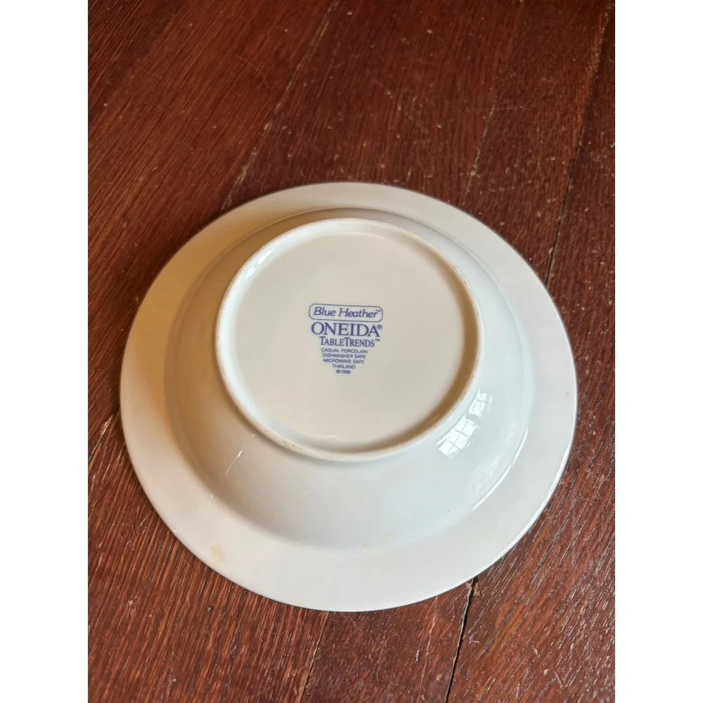 Oneida  Blue Heather Rimmed Soup Bowl Porcelain Blue White Gingham 7.25